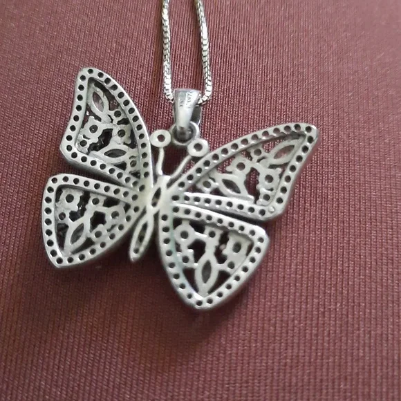 NWOT 925 Butterfly Necklace - Picture 5 of 8